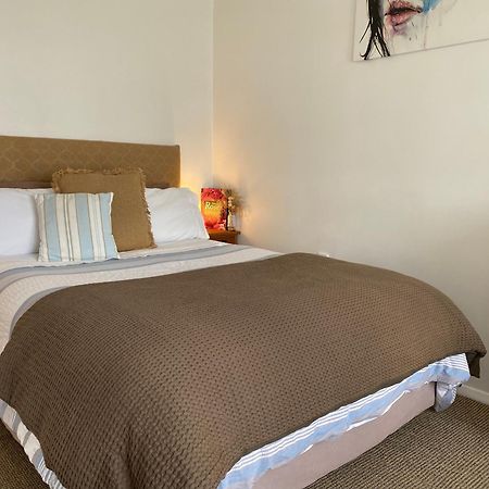 Wee Blue Bnb- Central Cosy Villa Тімару Екстер'єр фото